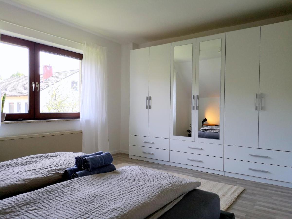 Family-Apartment Mit Balkon, Kueche, Parkplatz & Waschmaschine Офенбург Екстериор снимка
