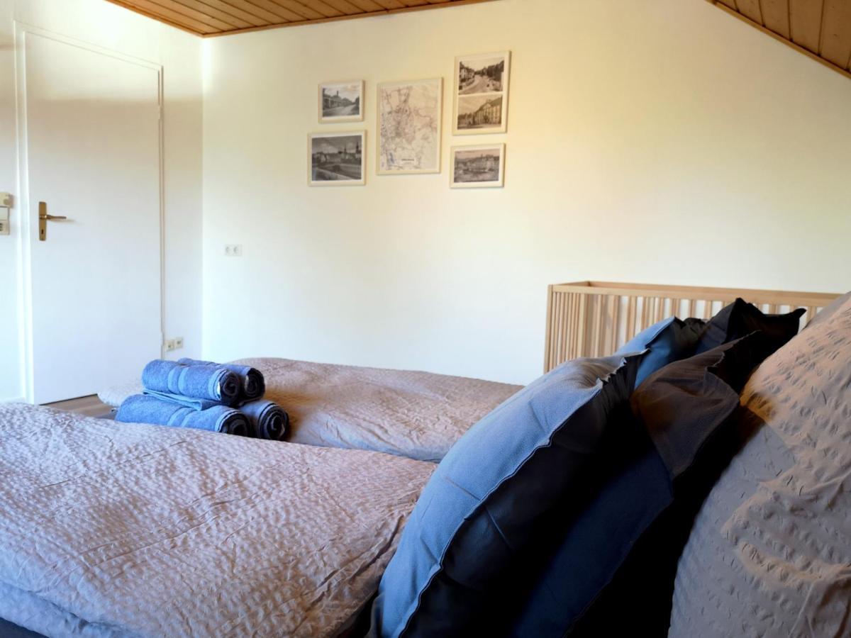 Family-Apartment Mit Balkon, Kueche, Parkplatz & Waschmaschine Офенбург Екстериор снимка